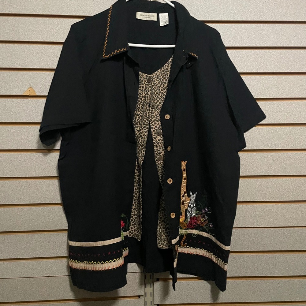 Lemon Grass Woman Black Short Sleeve Button Front Animal Embroidery Top 20W